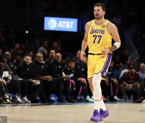 统治级表现！东契奇背靠背狂砍100分 关键时刻连得16分