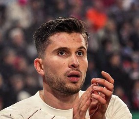 德甲焦点战：稳定状态的奥格斯堡迎战表现挣扎的科隆