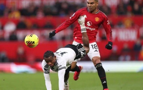 10场逆袭！卡里克“转正”稳了？曼联这波操作赚翻了