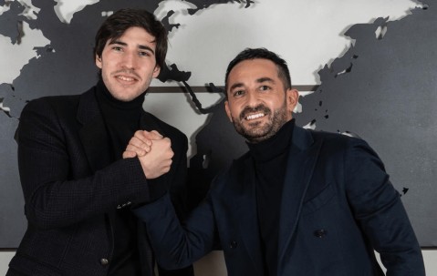 曼联引援遇阻！心仪中场标价7000万， 球员表态：不会施压老东家！