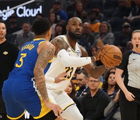 东契奇26+6+8詹姆斯22+7+9 湖人客场大胜勇士