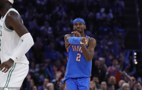 历史第一！亚历山大连续127场20+超越张伯伦